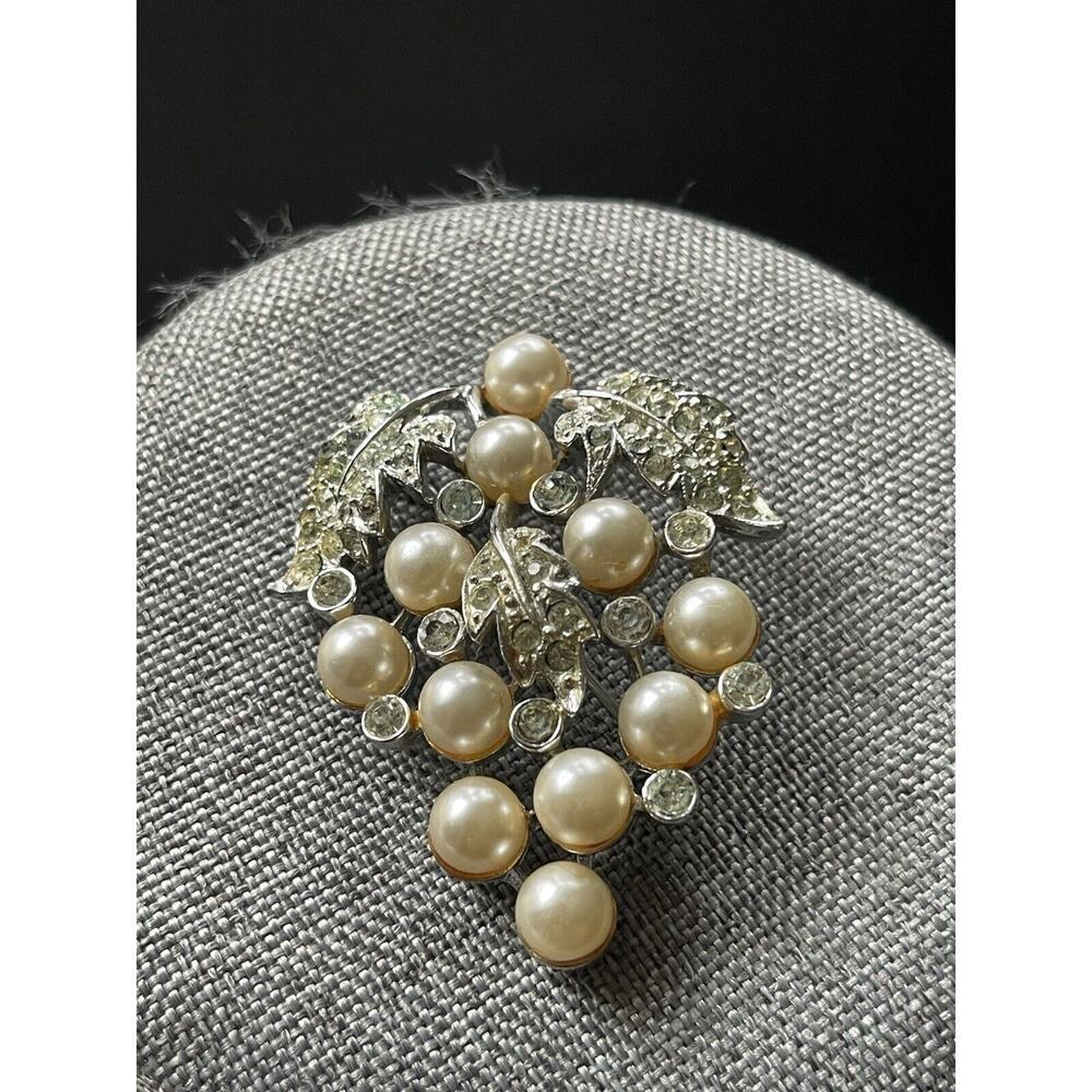 Vintage Faux Pearl Rhinestone Brooch Pin Silvertone Retro Floral Wedding Formal
